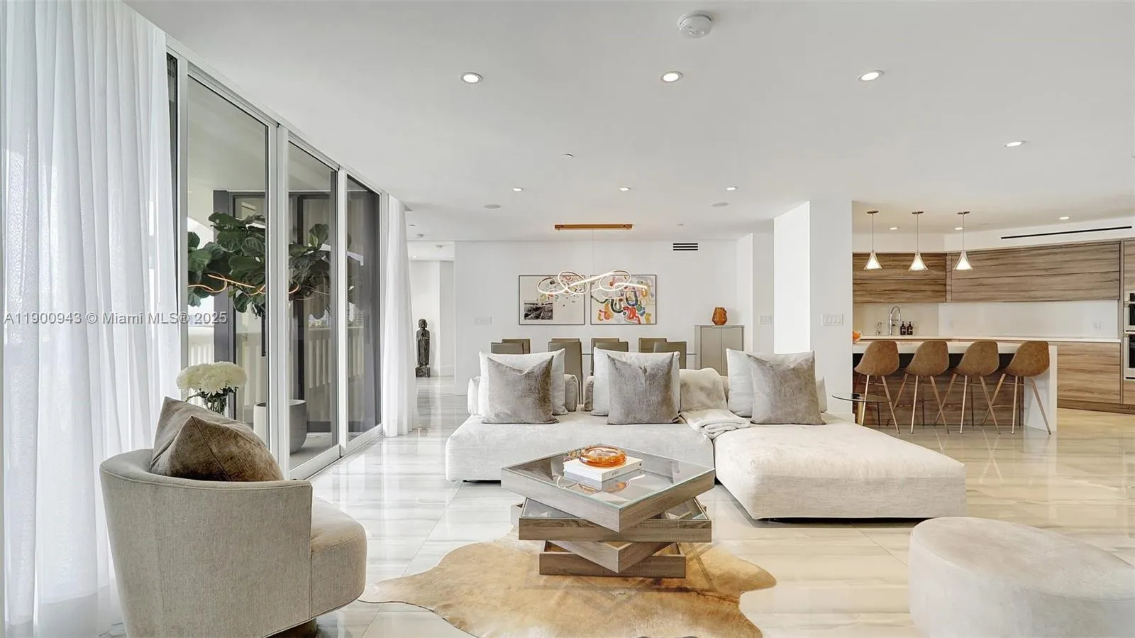 3000 Island Blvd, #905