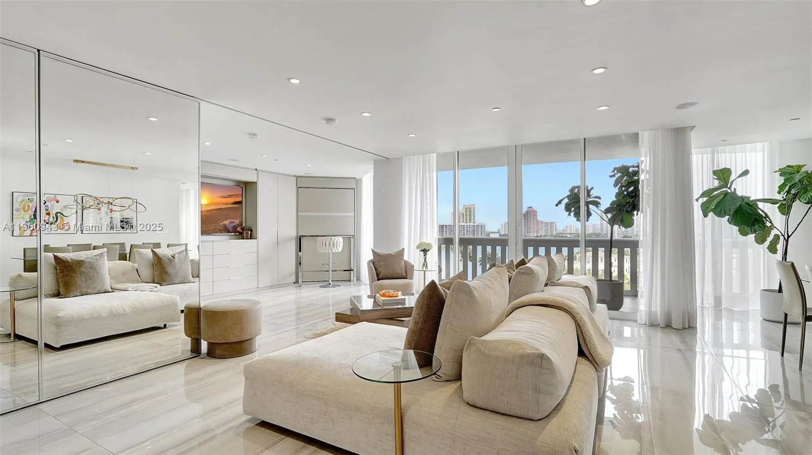 3000 Island Blvd, #905