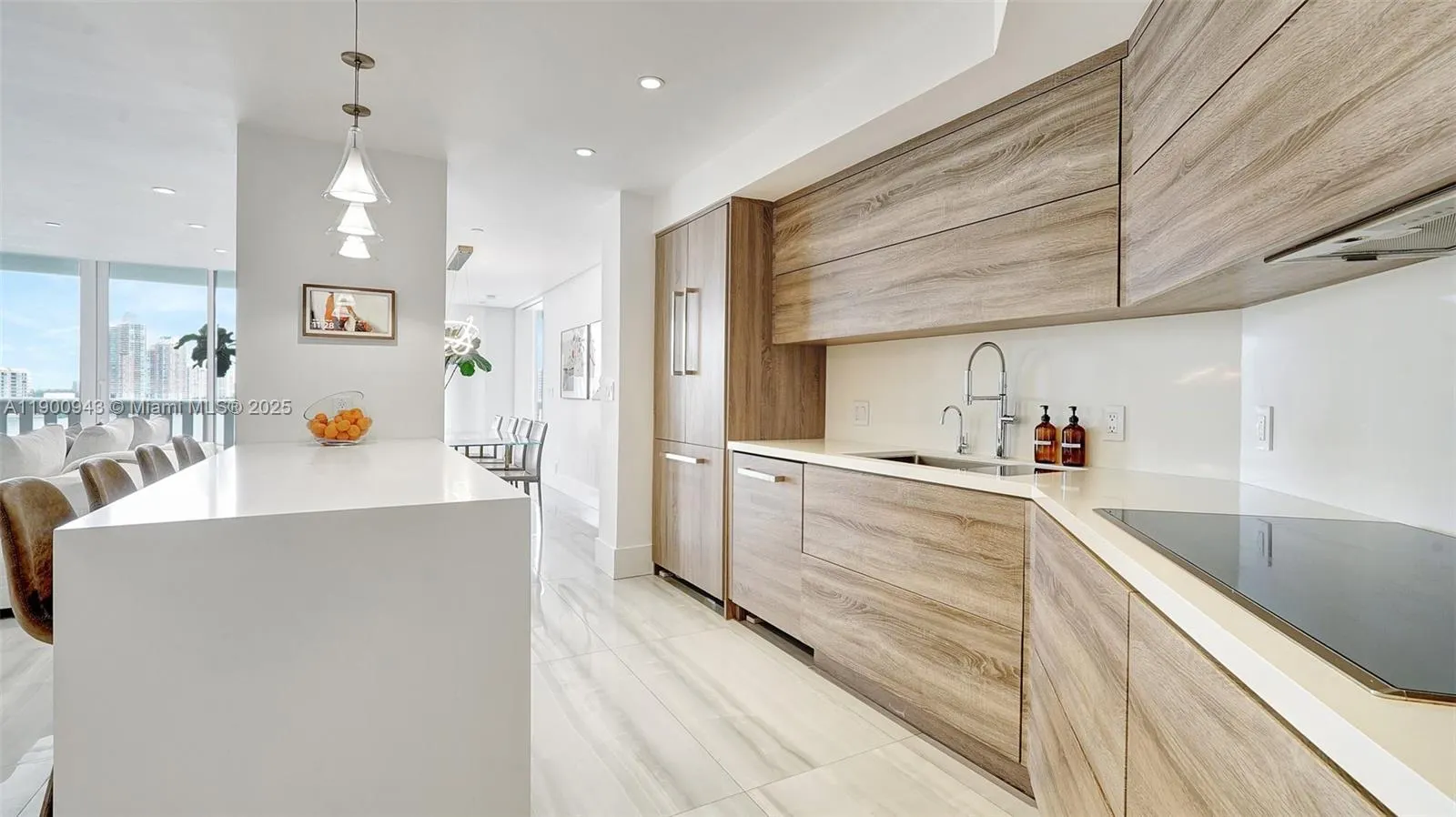 3000 Island Blvd, #905