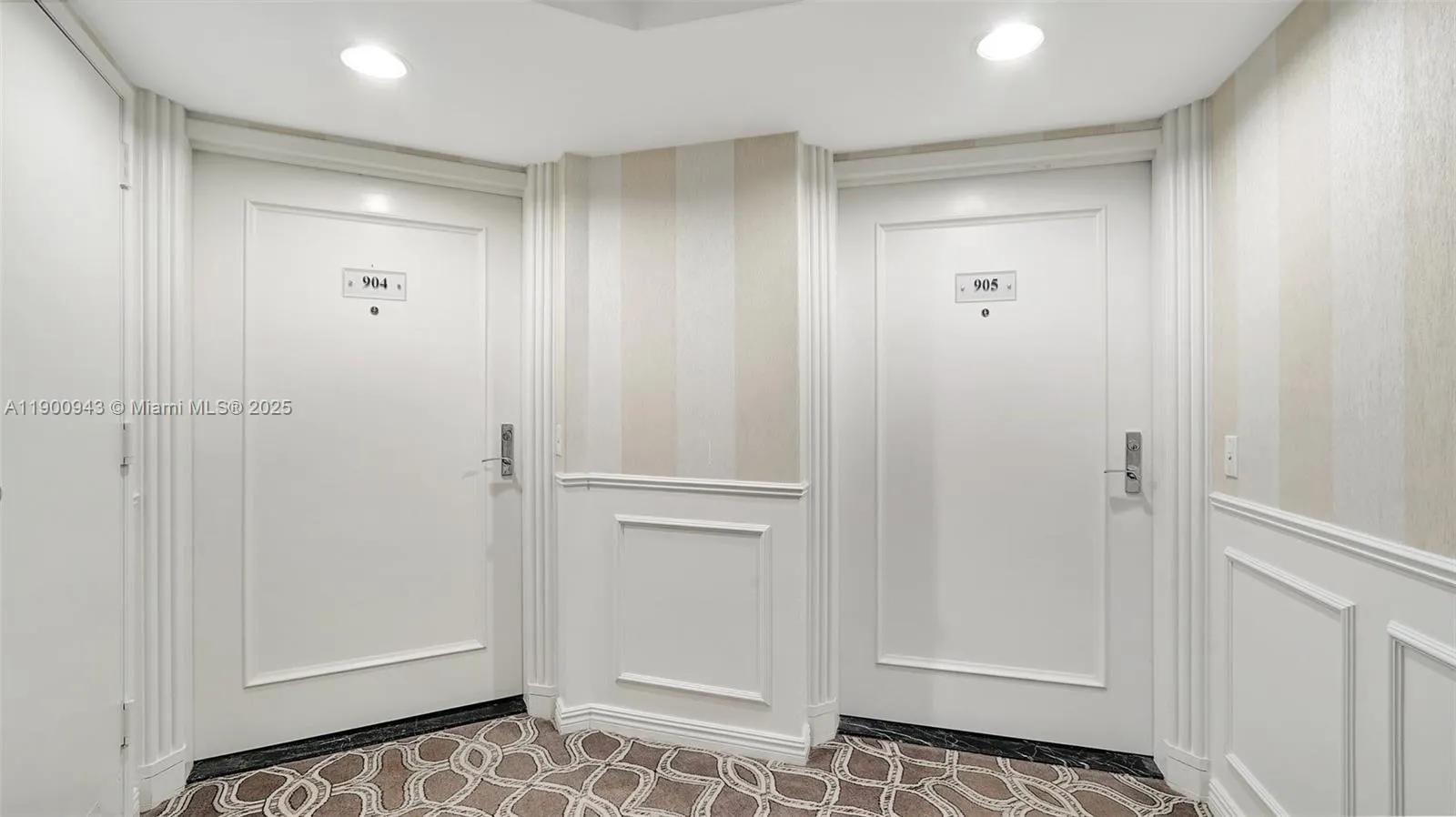 3000 Island Blvd, #905