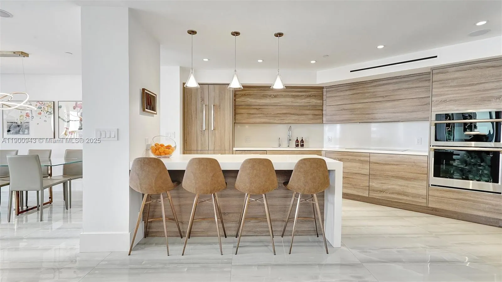 3000 Island Blvd, #905