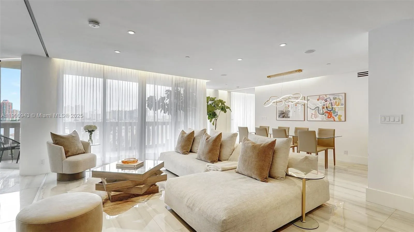 3000 Island Blvd, #905