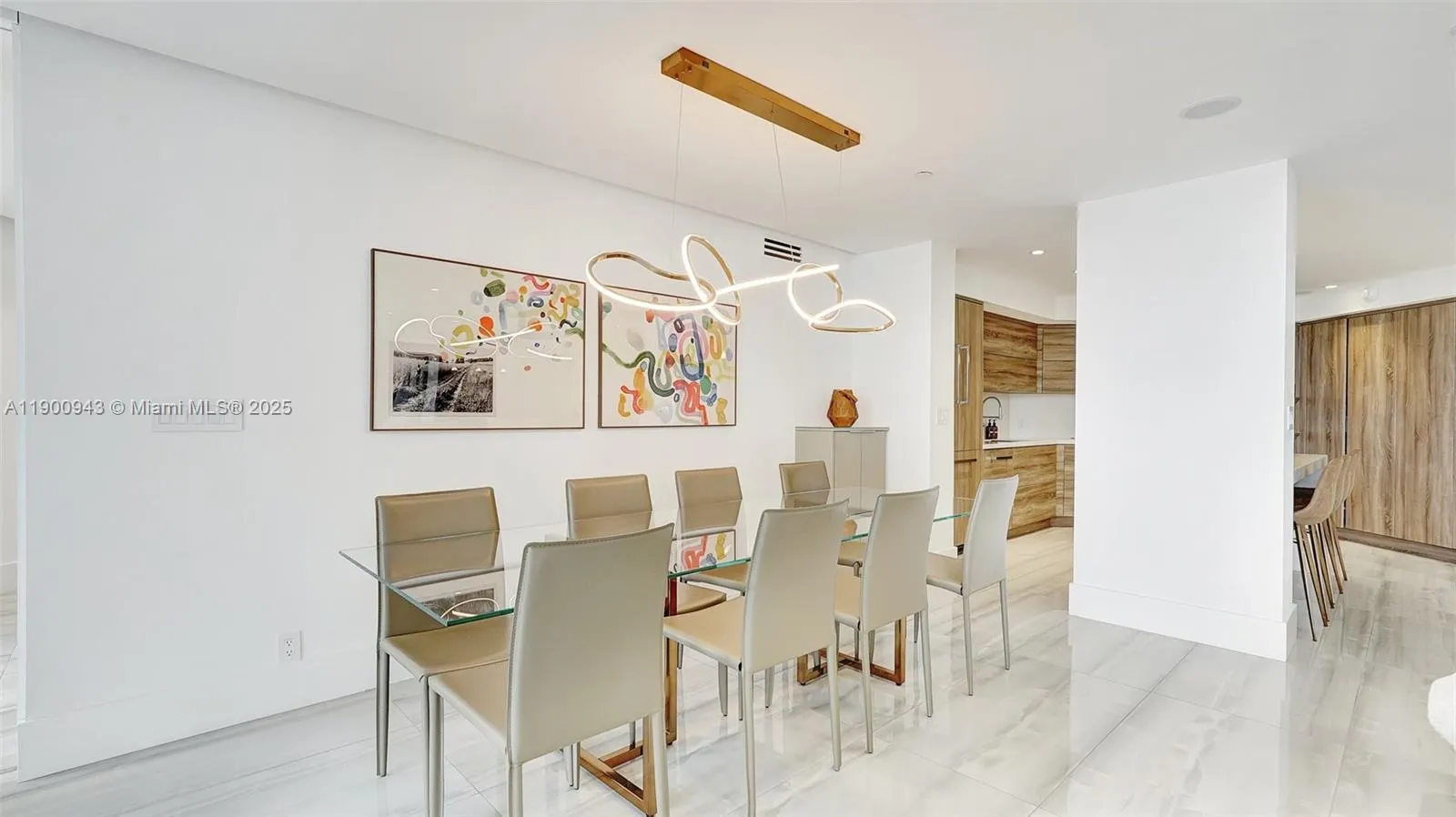 3000 Island Blvd, #905