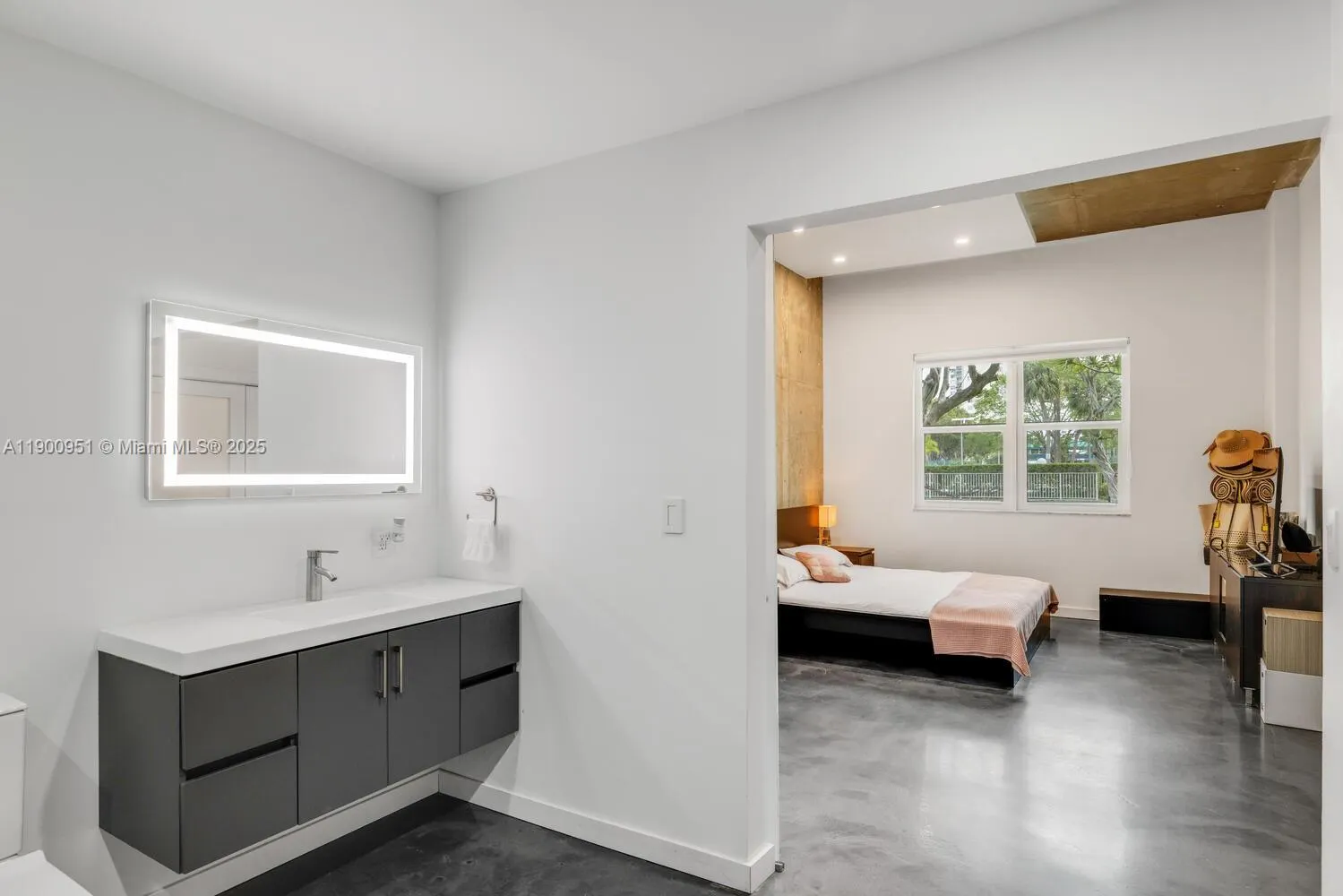 11111 Biscayne Blvd, #1F