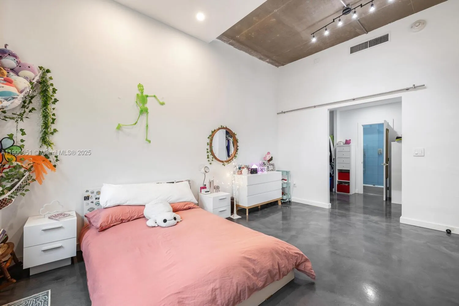 11111 Biscayne Blvd, #1F