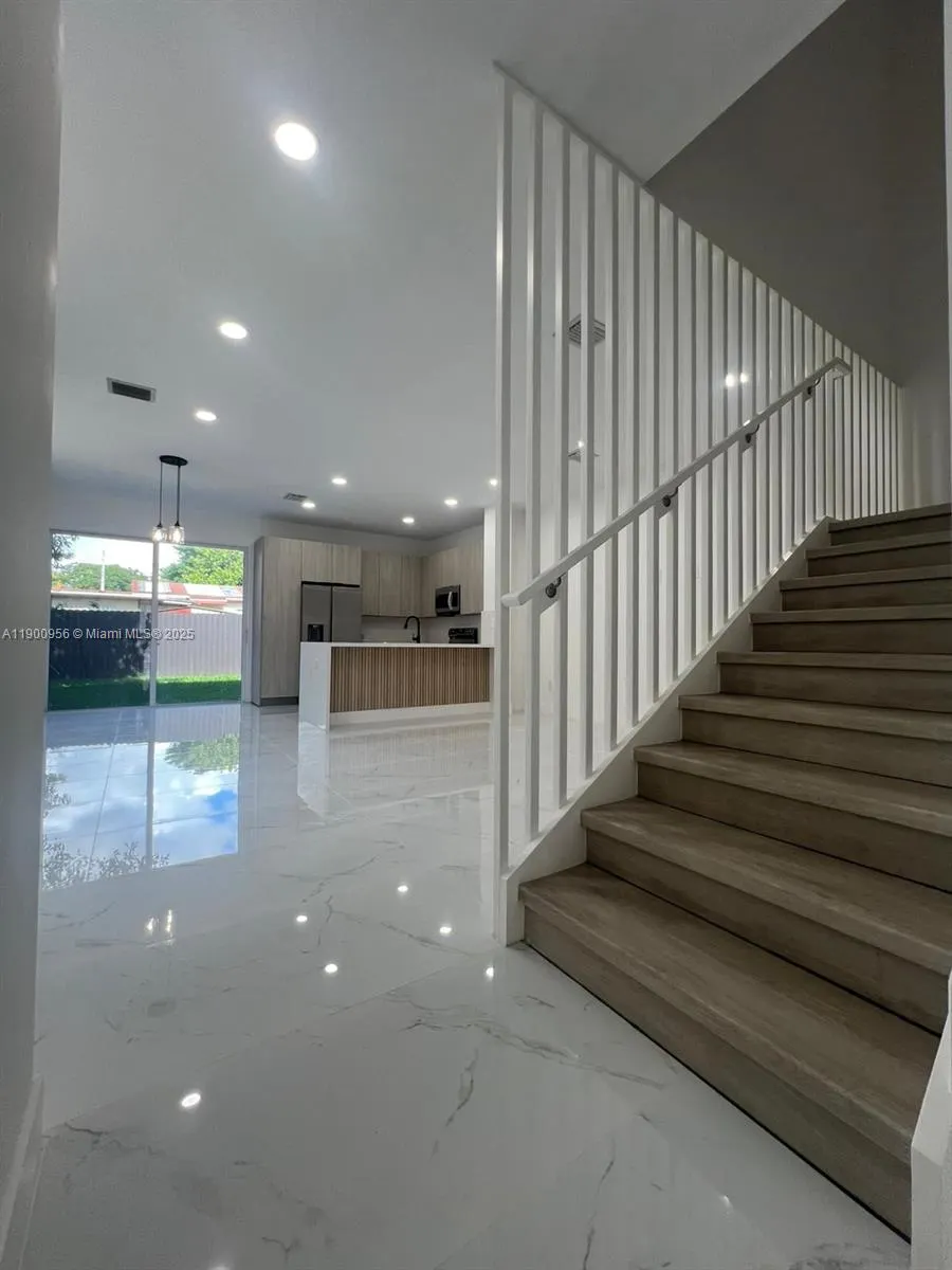 1355 NW 42nd St