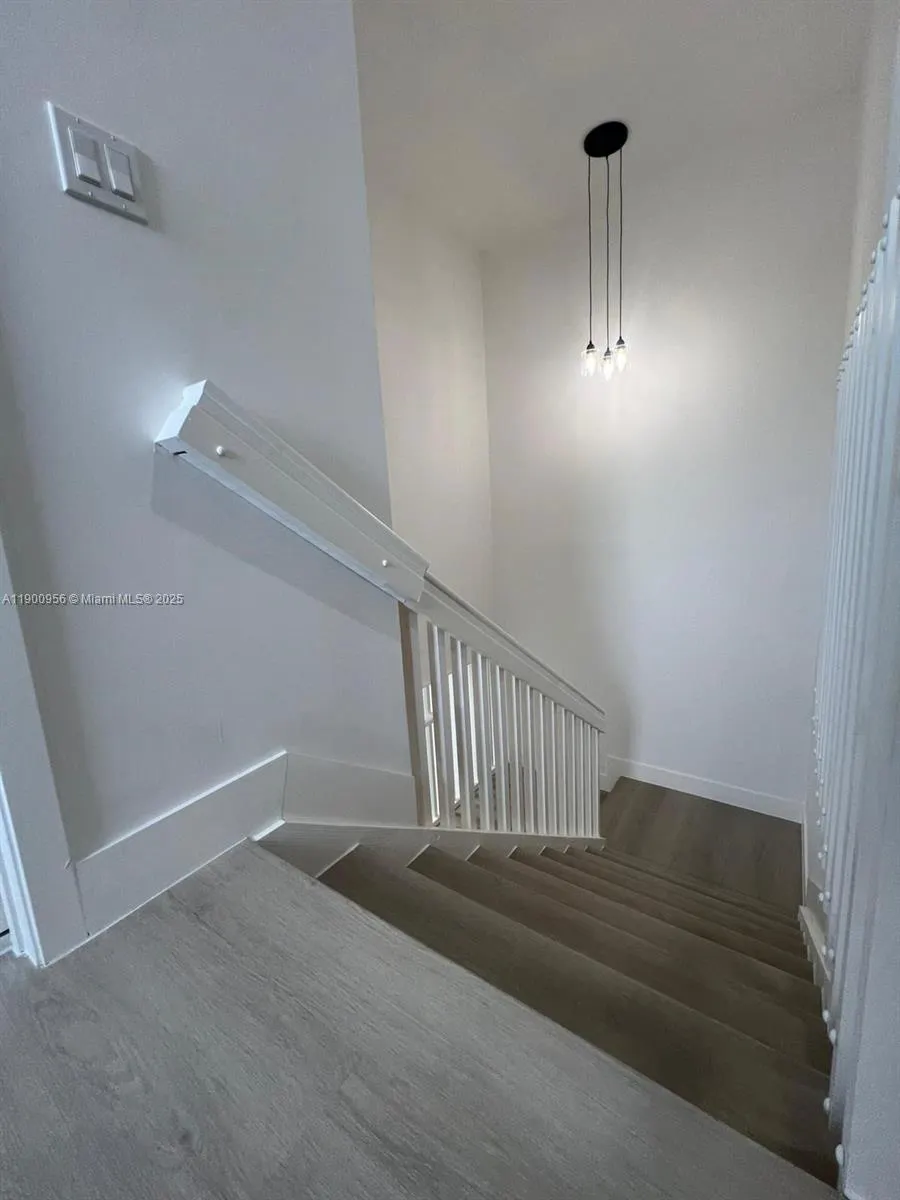 1355 NW 42nd St