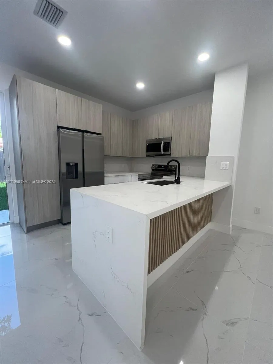 1355 NW 42nd St