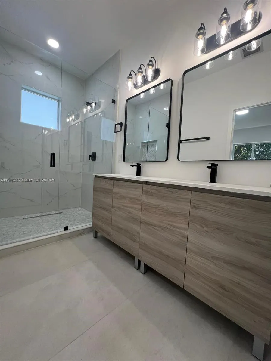 1355 NW 42nd St