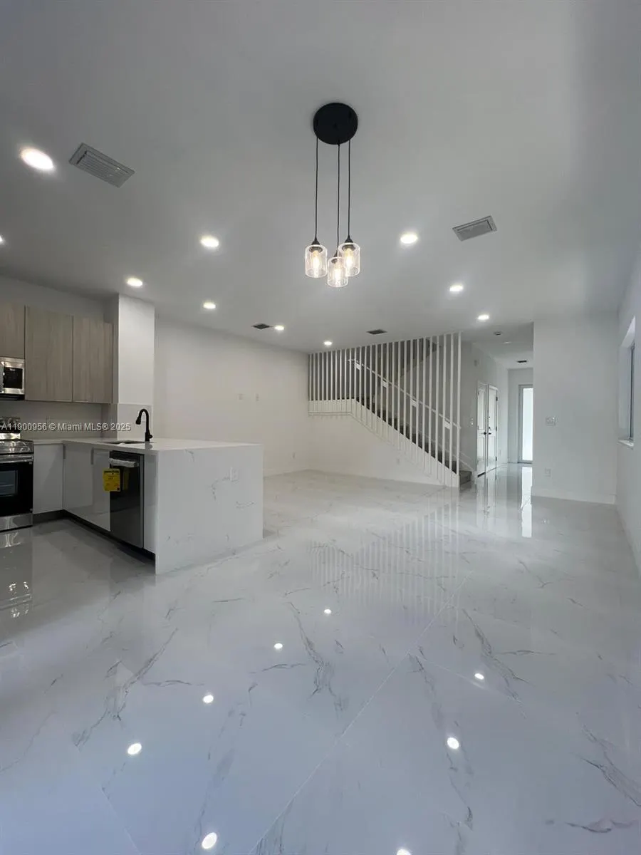 1355 NW 42nd St