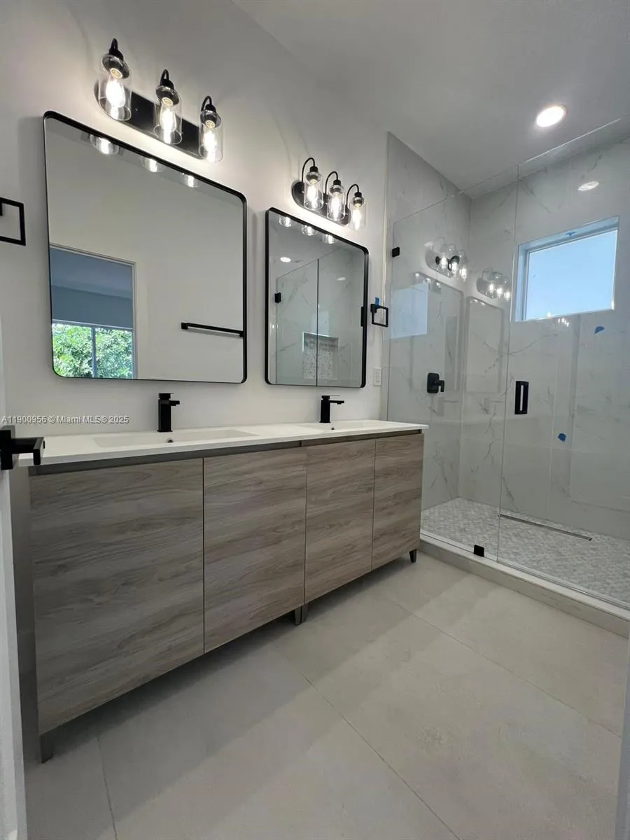 1355 NW 42nd St