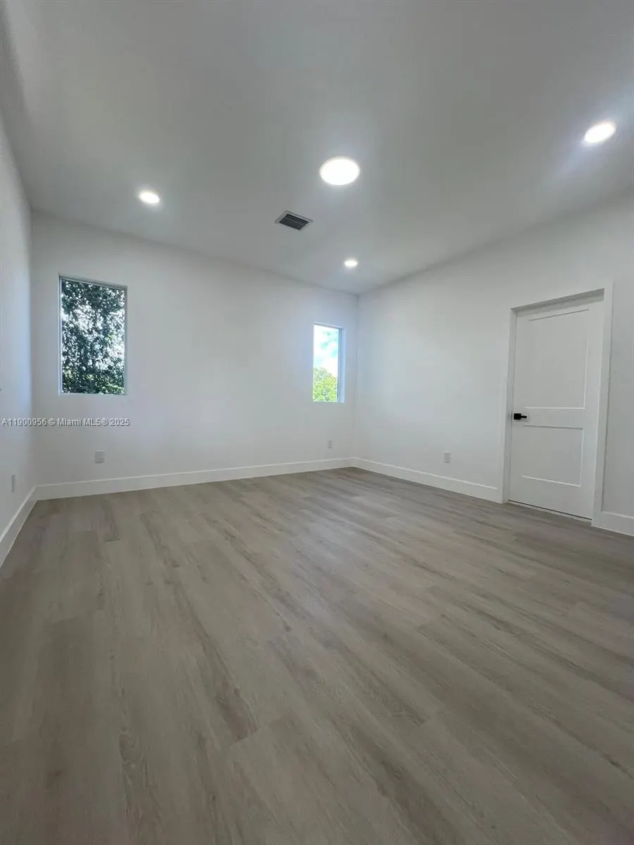 1355 NW 42nd St