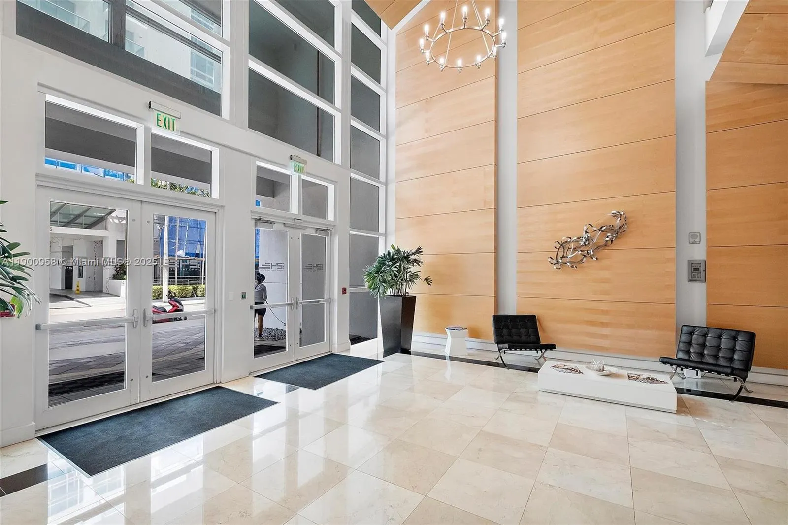 350 NE 24th St, #410