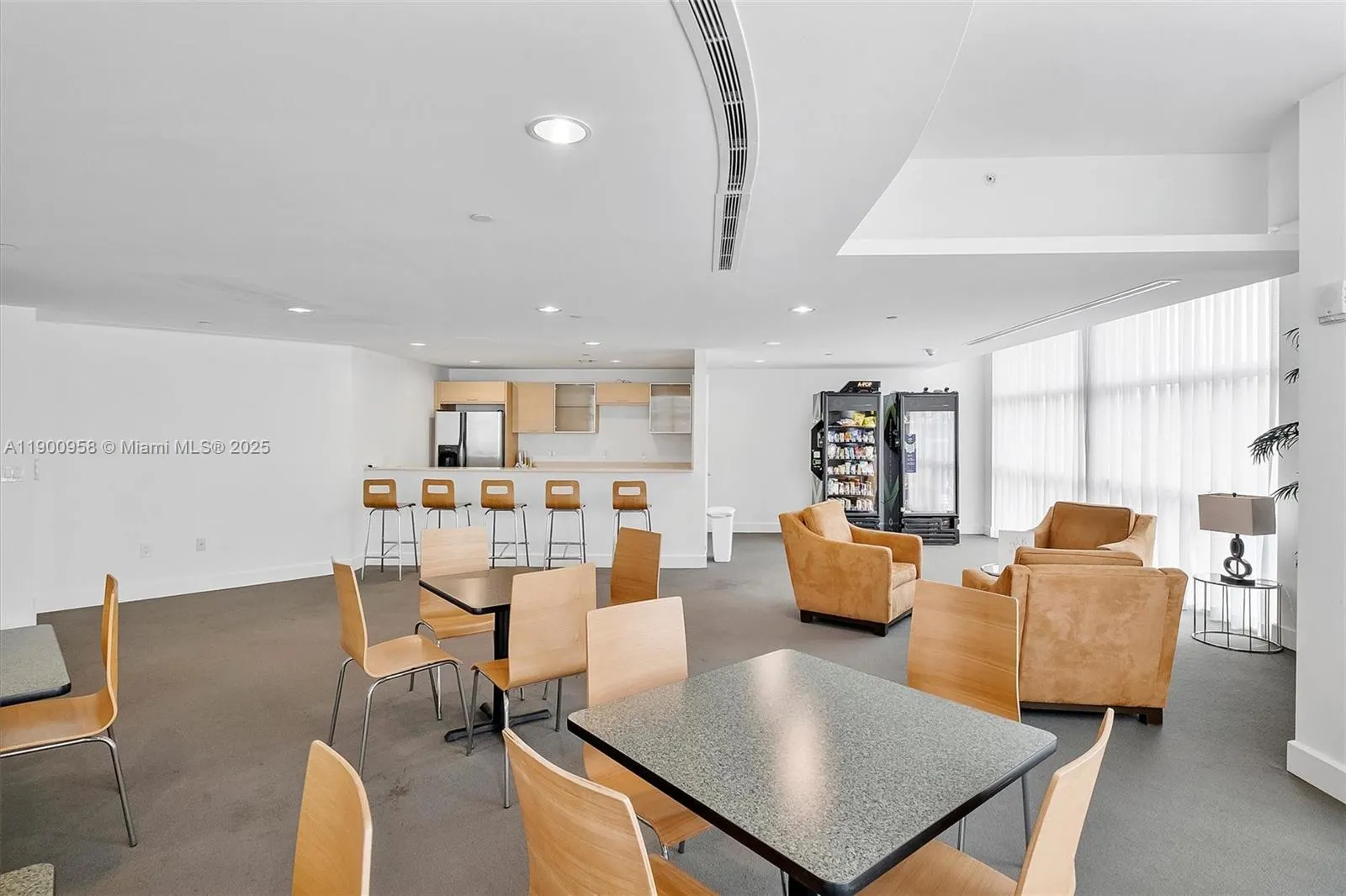 350 NE 24th St, #410