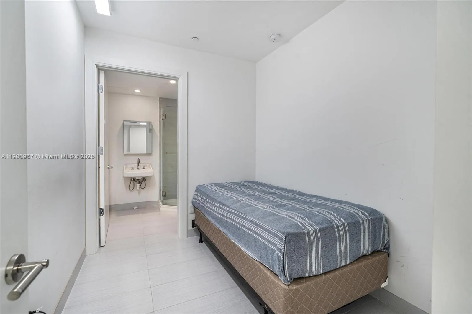 9349 Collins Ave, #503