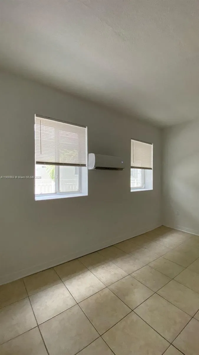 1021 NW 3rd St, #206
