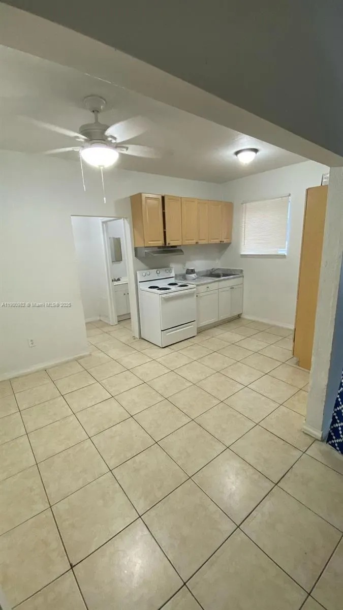 1021 NW 3rd St, #206