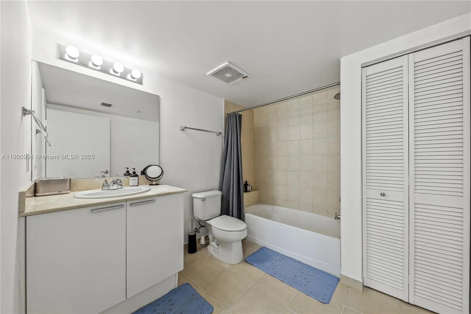 16699 Collins Ave, #2009