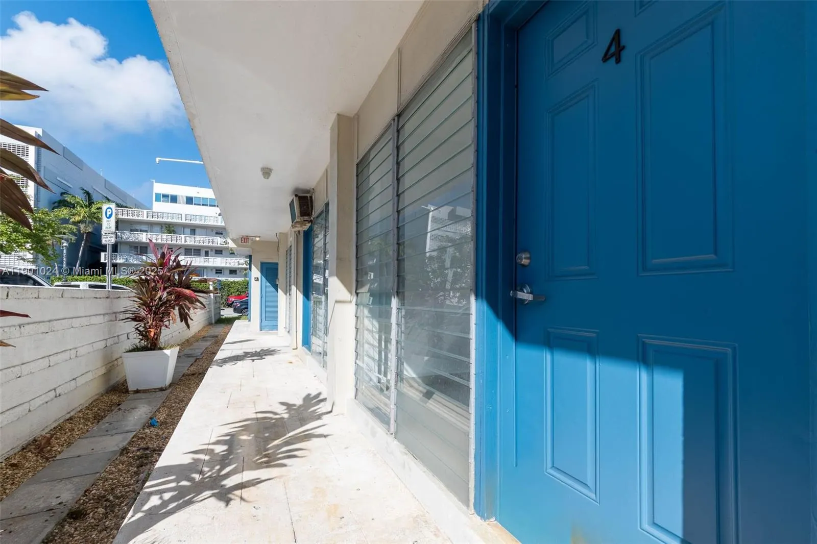 1685 Jefferson Ave, #4