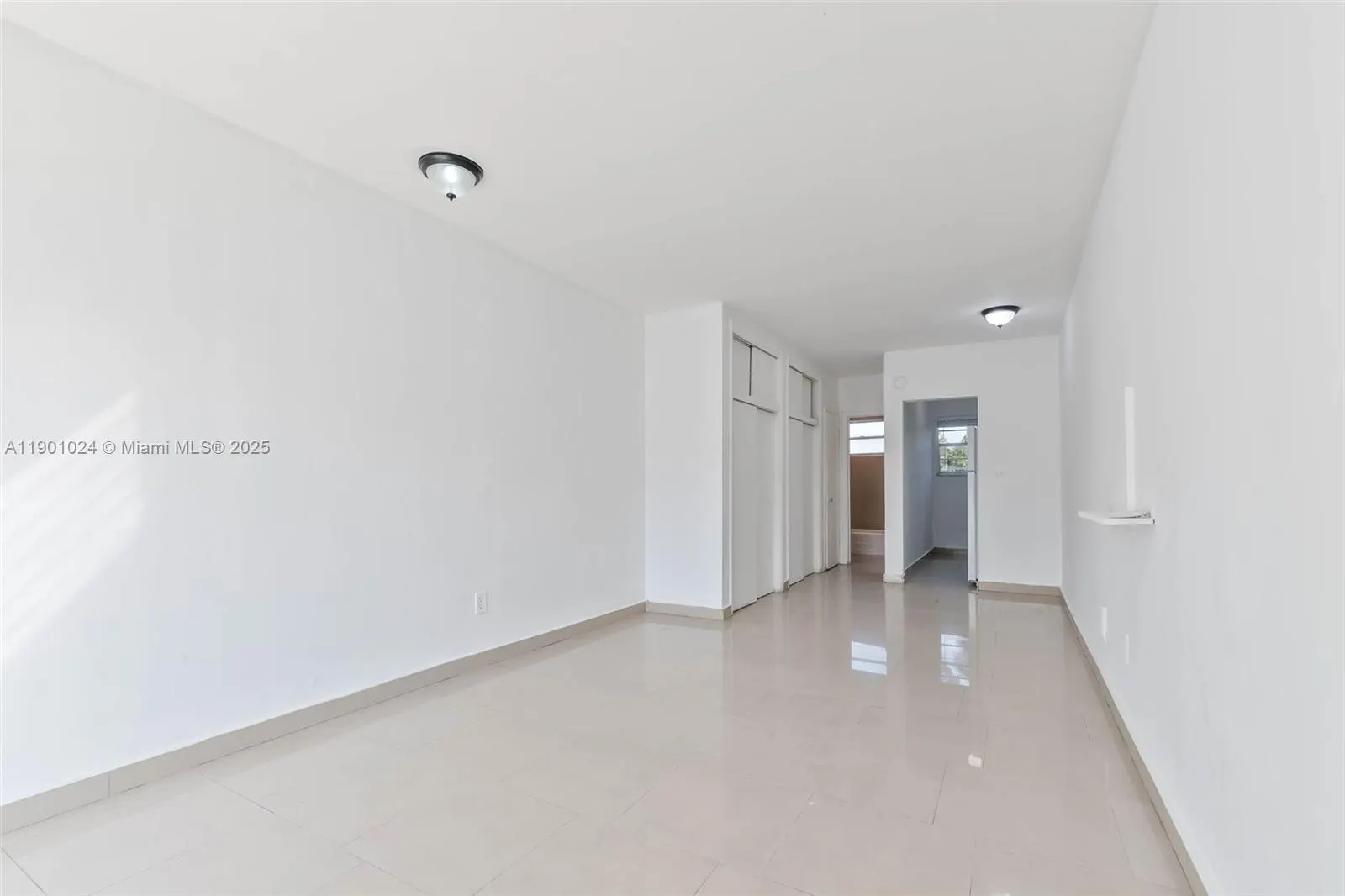 1685 Jefferson Ave, #4