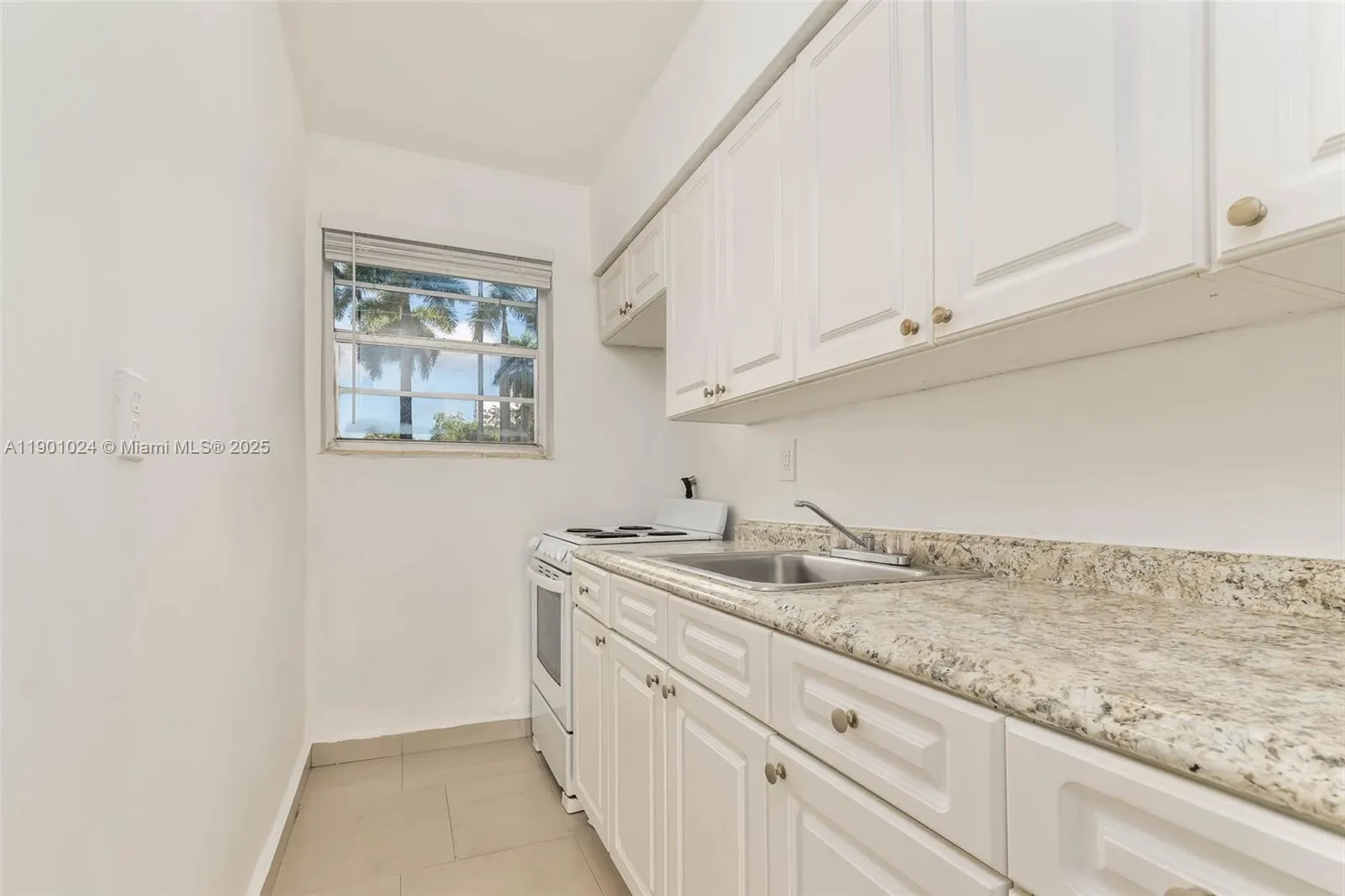 1685 Jefferson Ave, #4