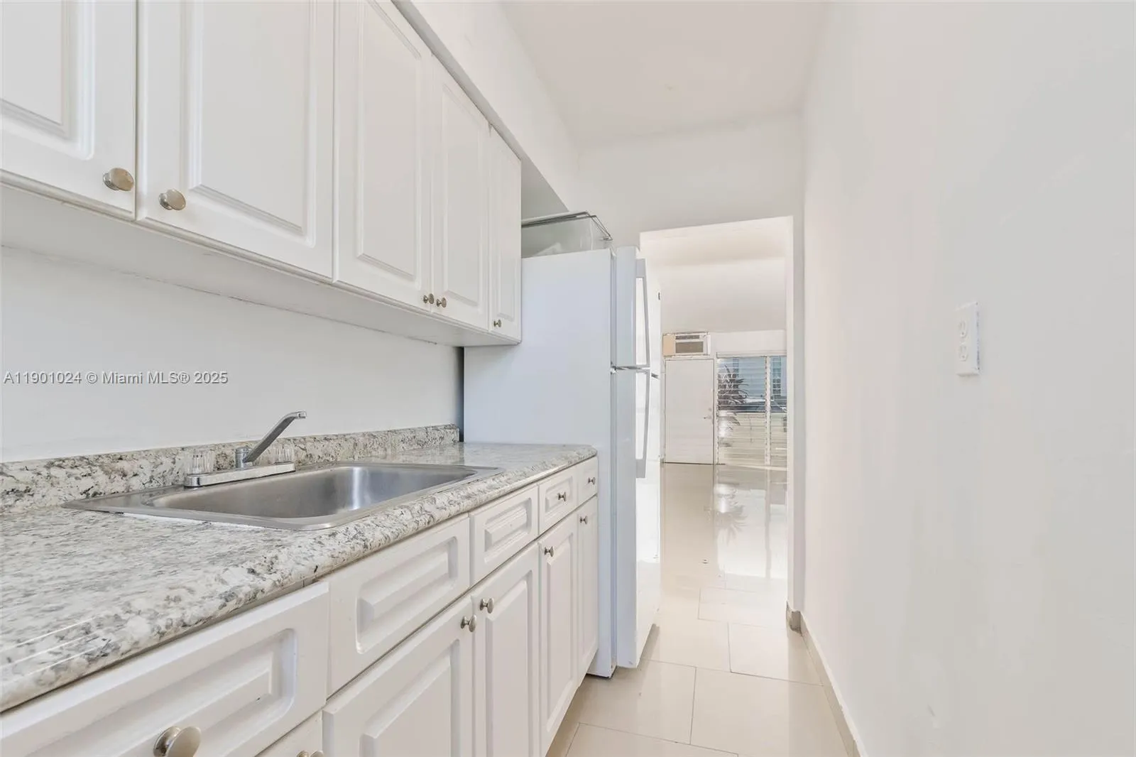 1685 Jefferson Ave, #4