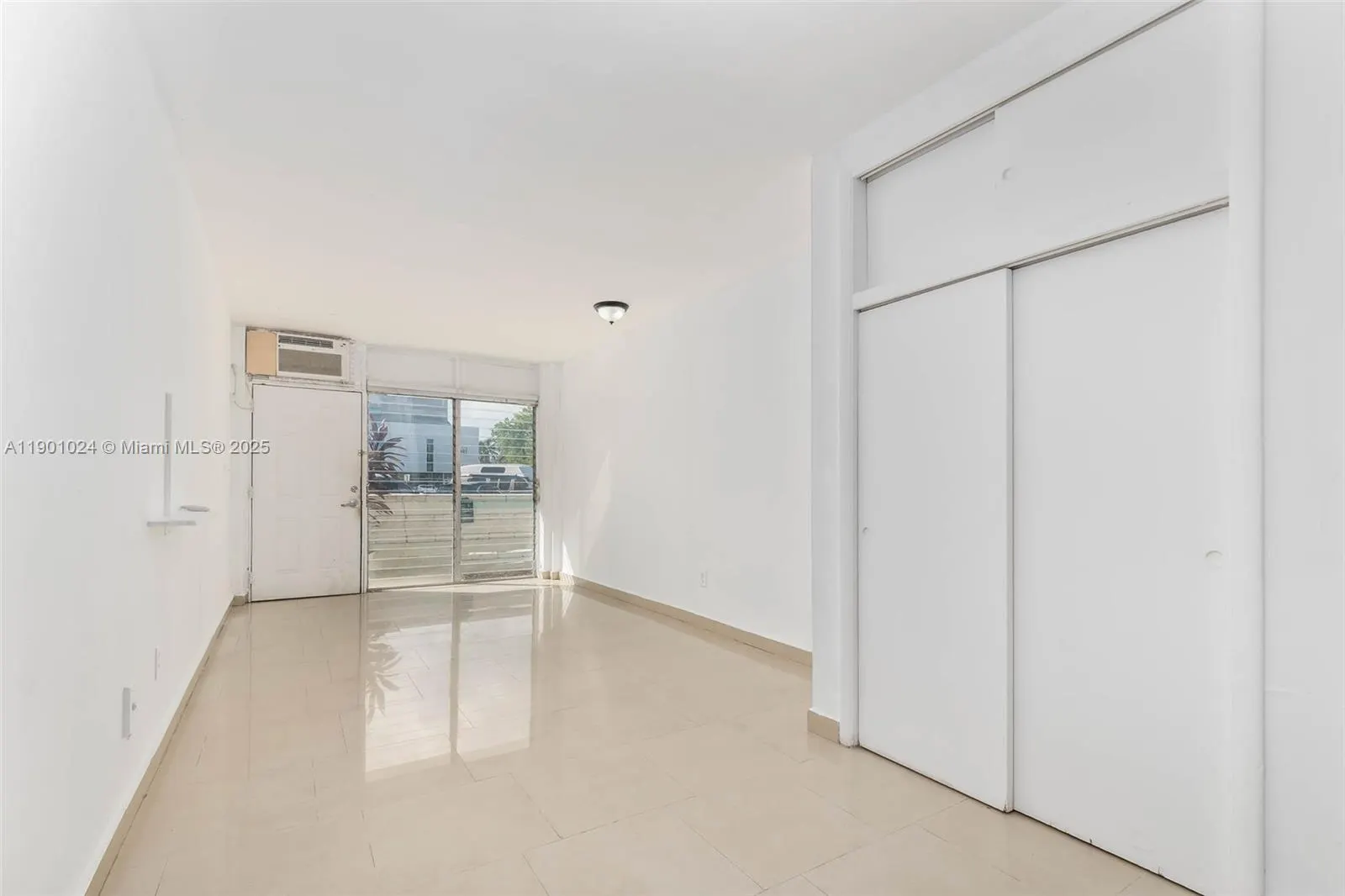 1685 Jefferson Ave, #4