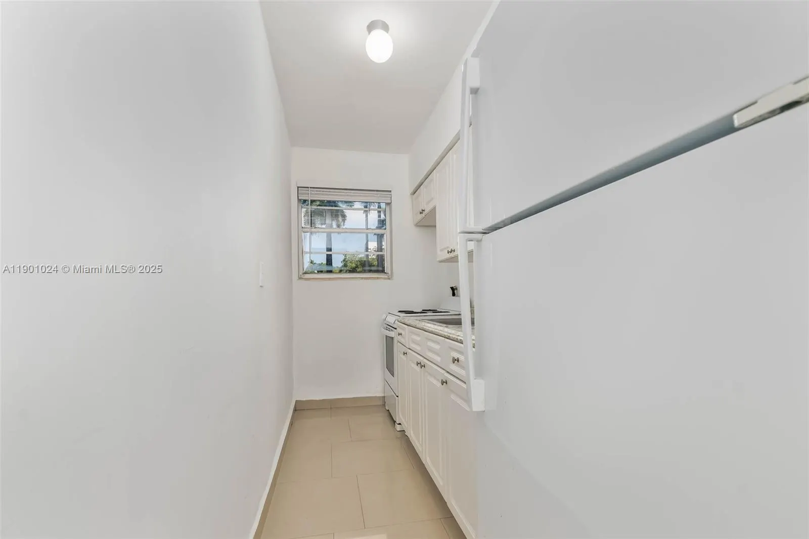 1685 Jefferson Ave, #4