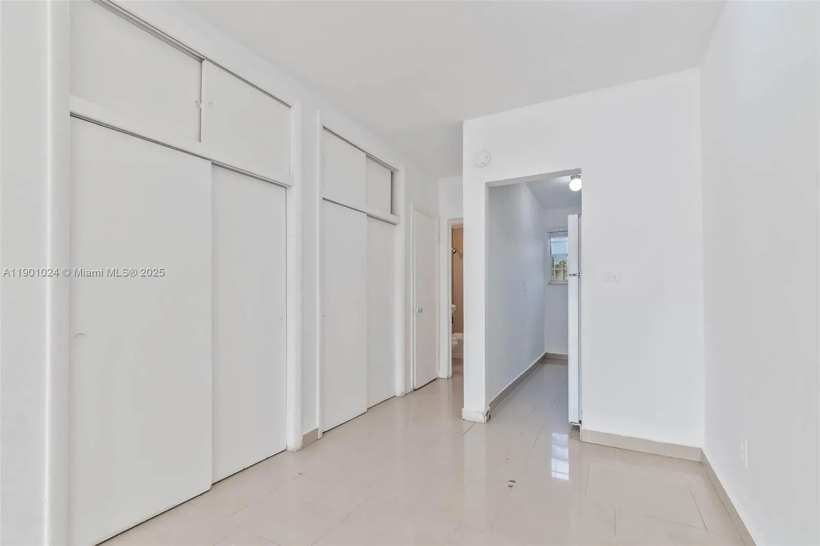 1685 Jefferson Ave, #4