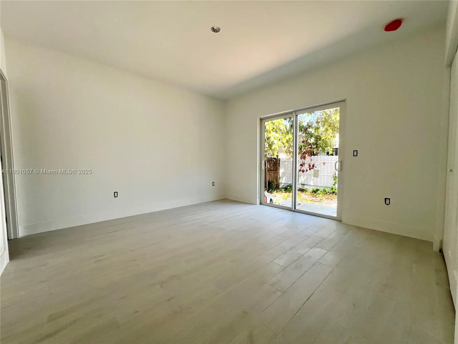 6820 NW 6th Ct