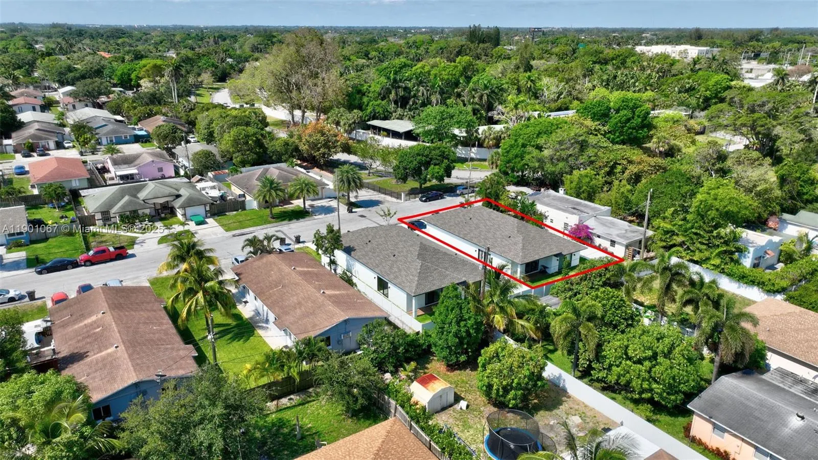 1041 W Lakewood Rd