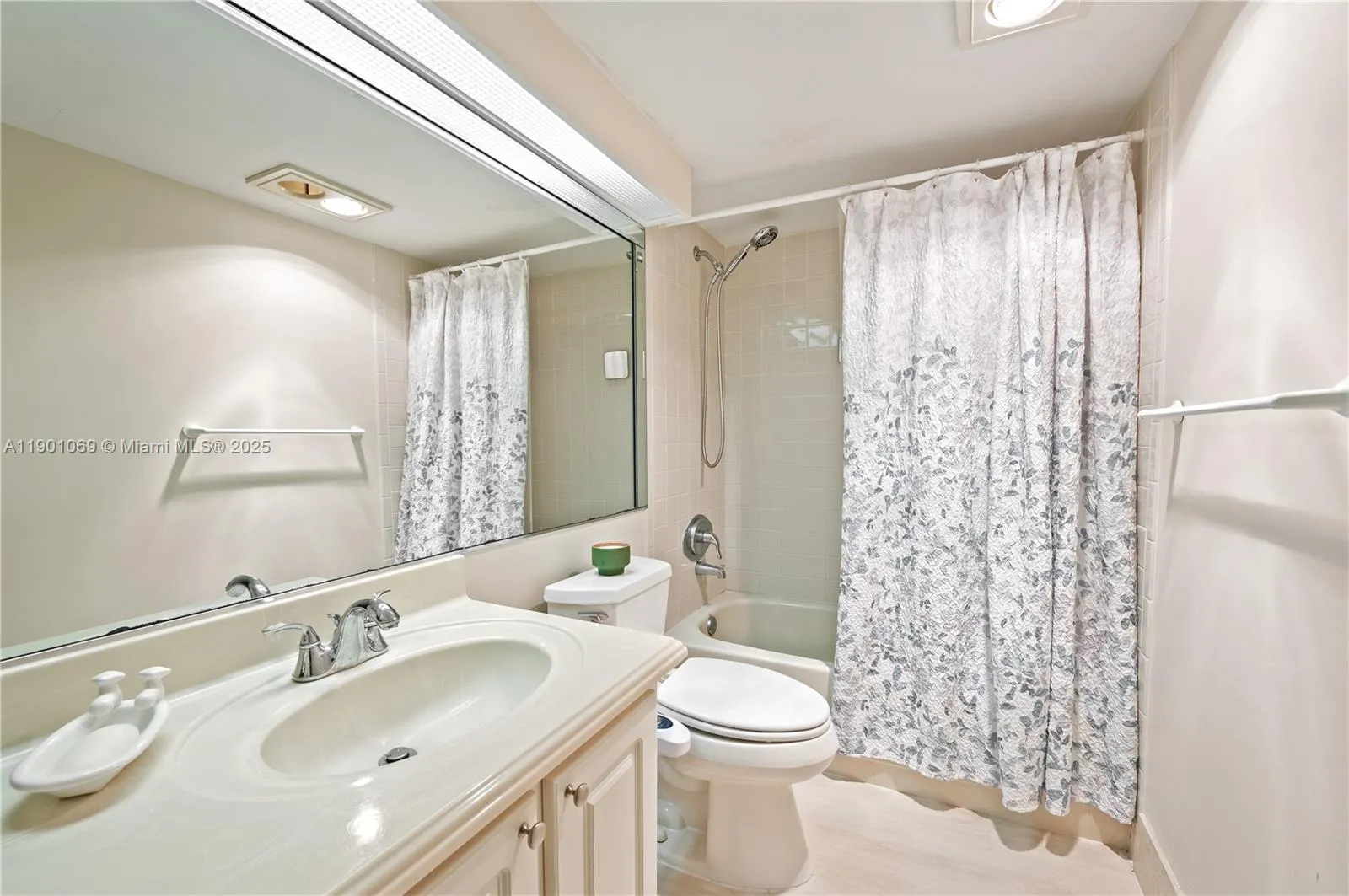 424 SE 10th St, #104