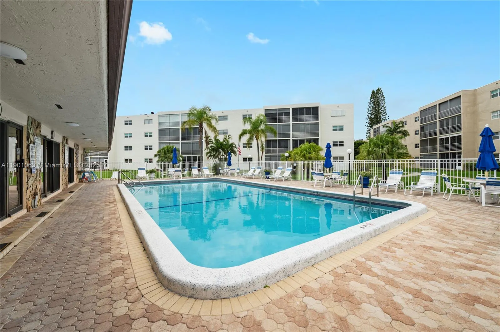 424 SE 10th St, #104