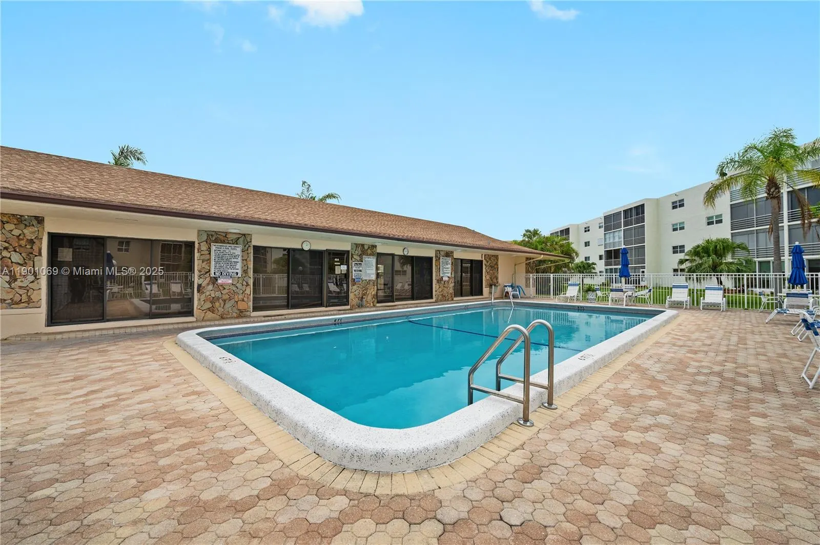 424 SE 10th St, #104