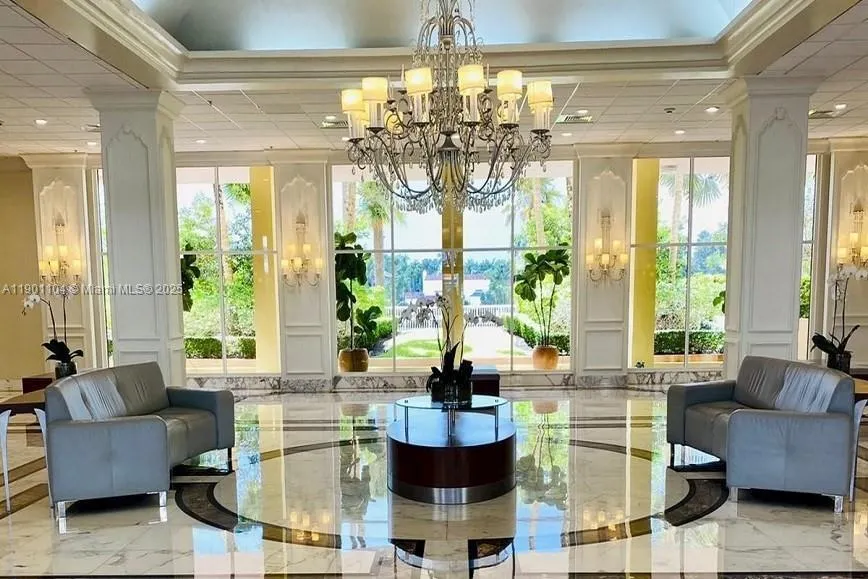 5600 Collins Ave, #9E