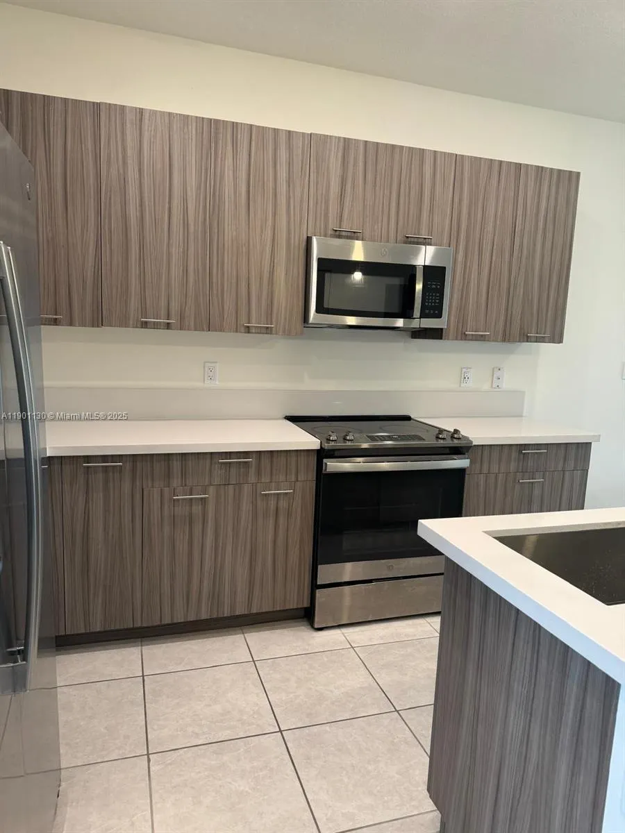 8301 NW 41st St, #B-403