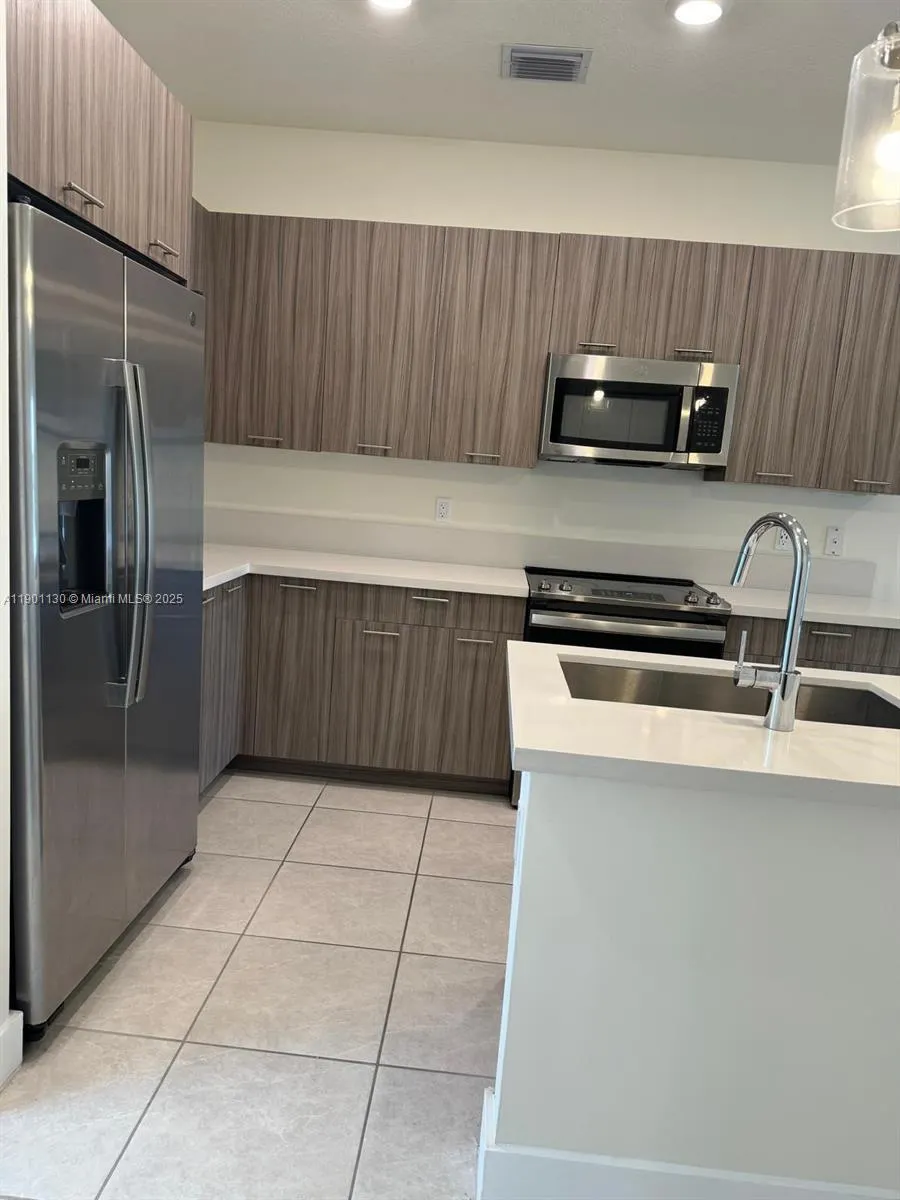 8301 NW 41st St, #B-403