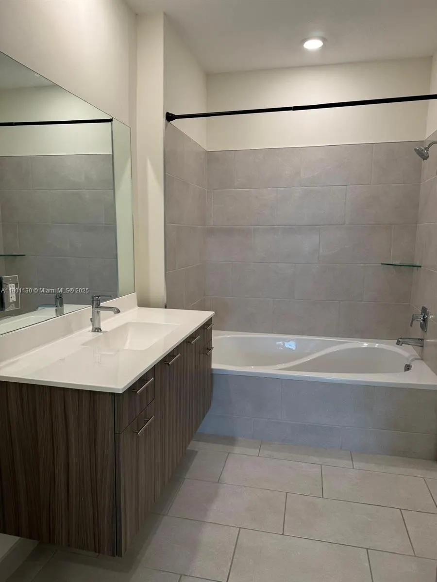 8301 NW 41st St, #B-403