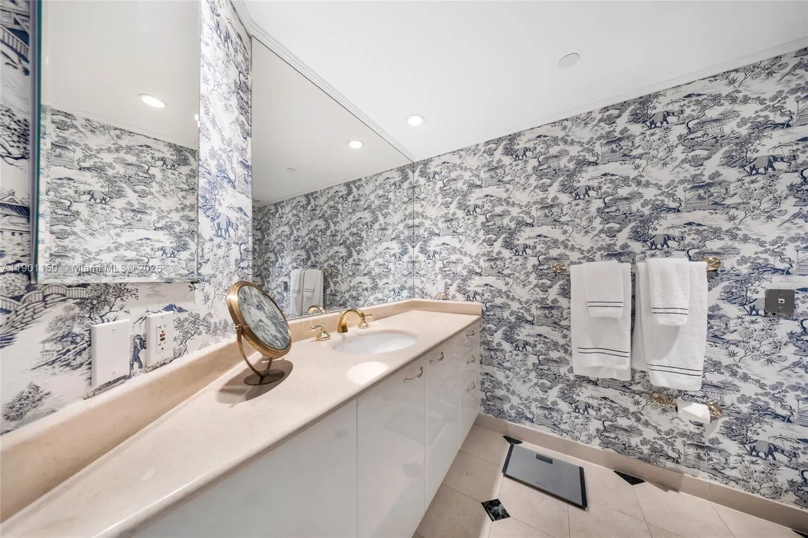 19955 NE 38th Ct, #705