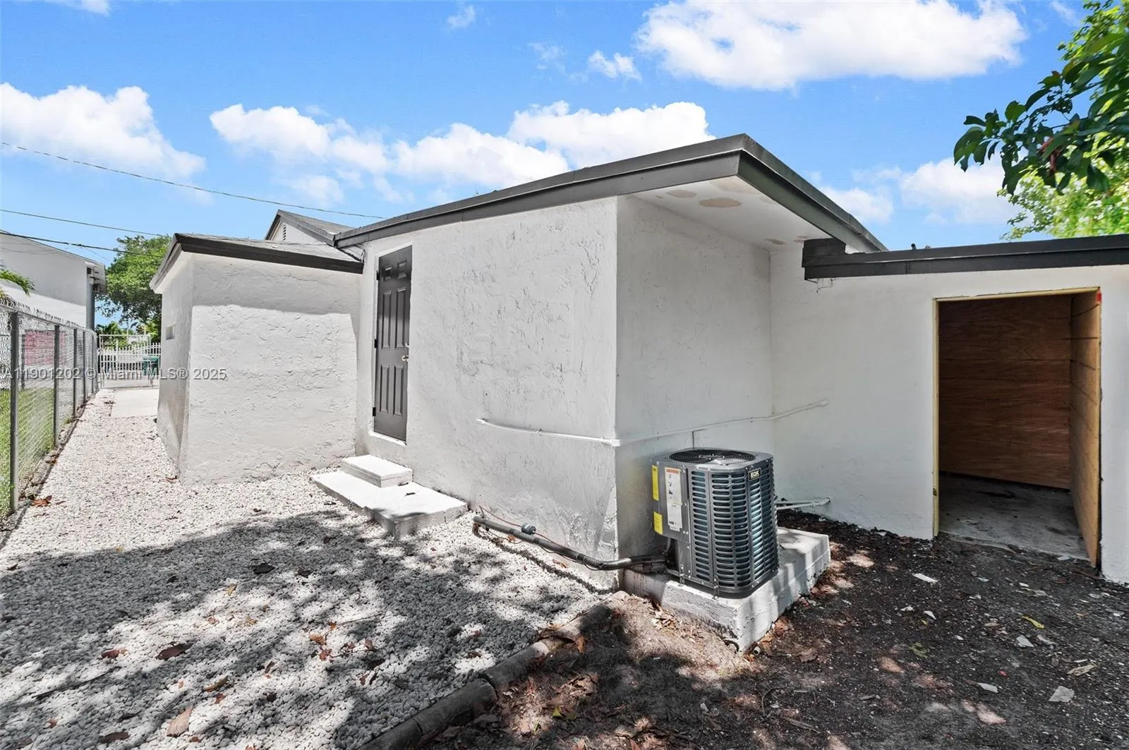7525 NW 15th Ave