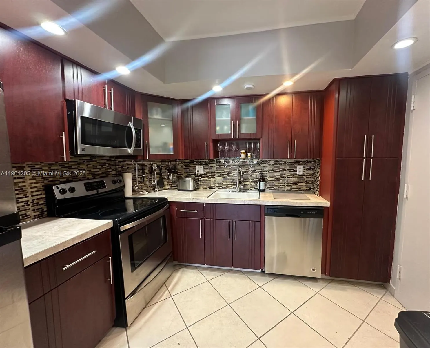 500 Bayview Dr, #321