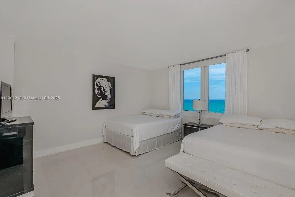 2301 Collins Ave, #1210