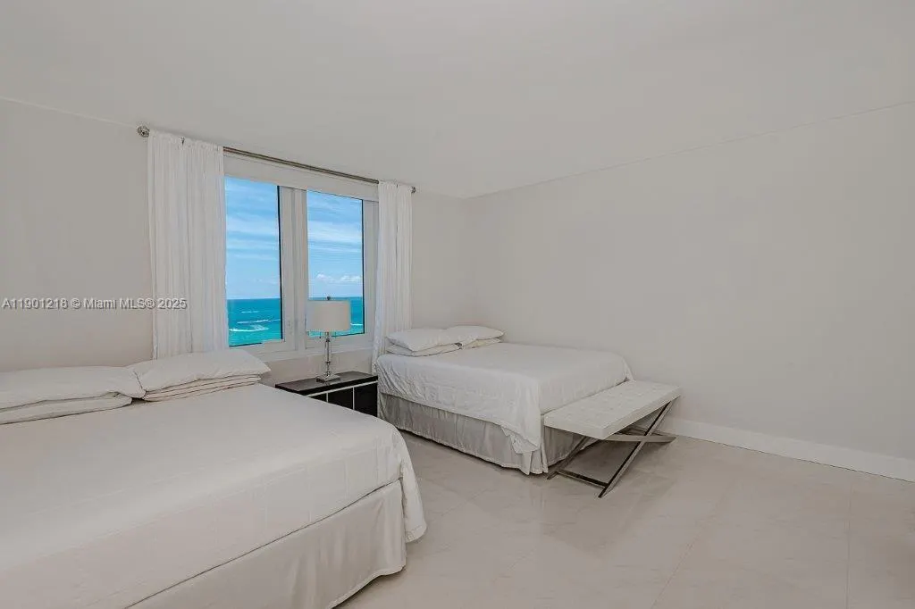 2301 Collins Ave, #1210