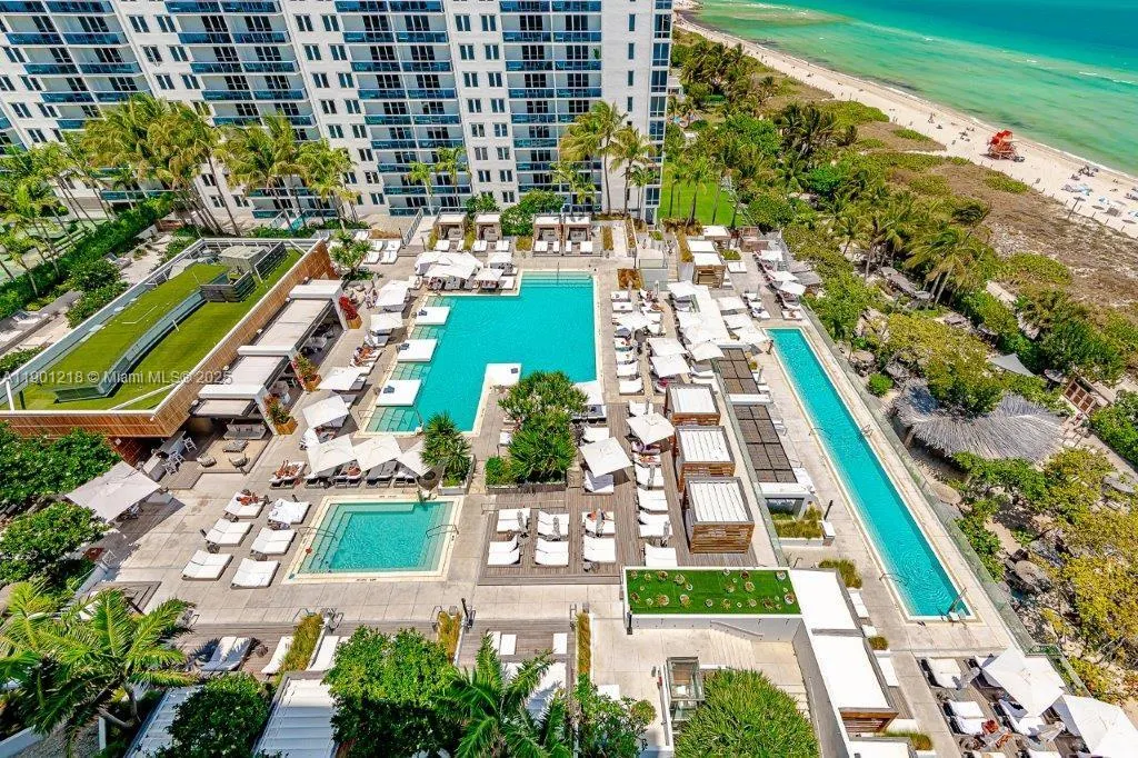 2301 Collins Ave, #1210