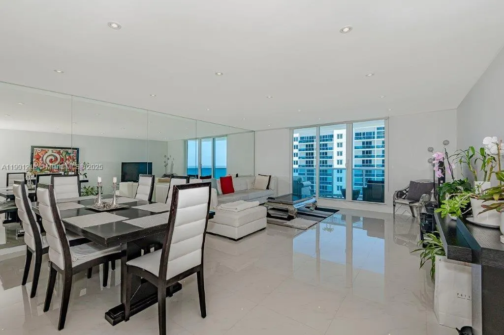 2301 Collins Ave, #1210