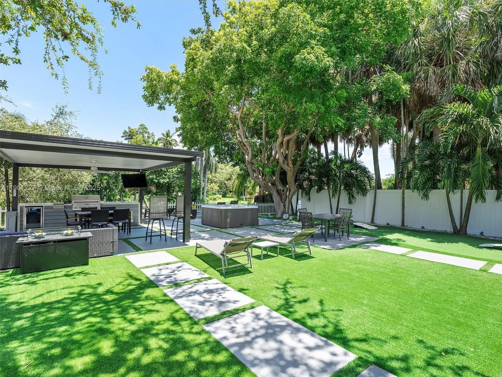 11843 W Biscayne Canal Rd