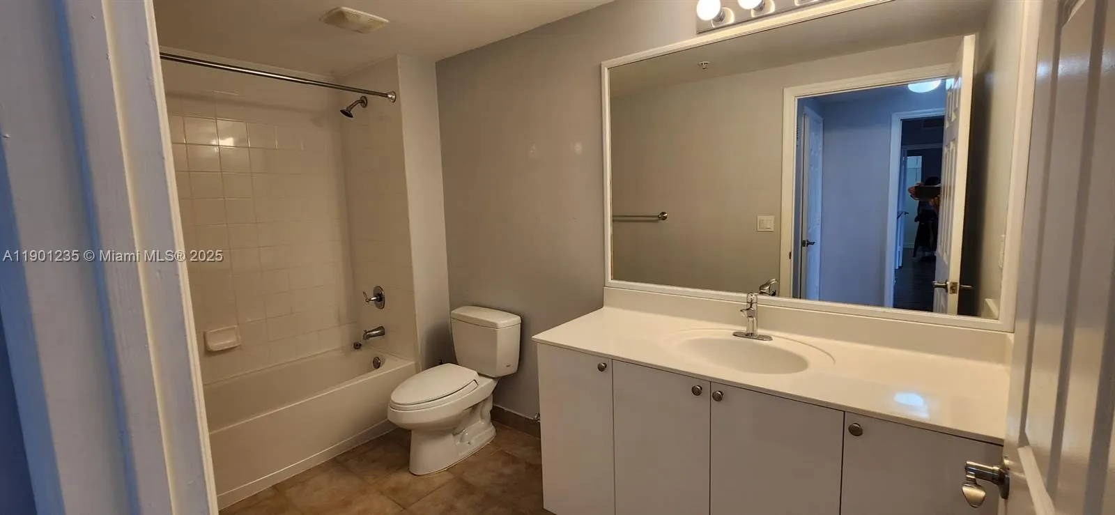888 DOUGLAS RD, #601