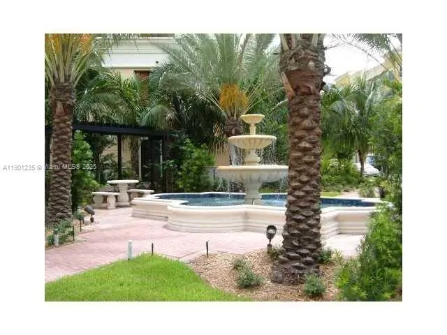 888 DOUGLAS RD, #601