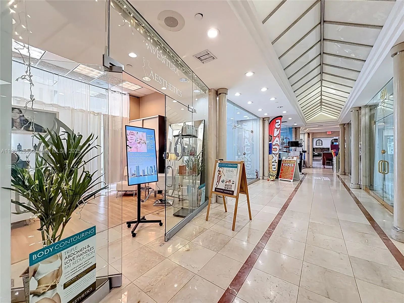 19201 Collins Ave, #729