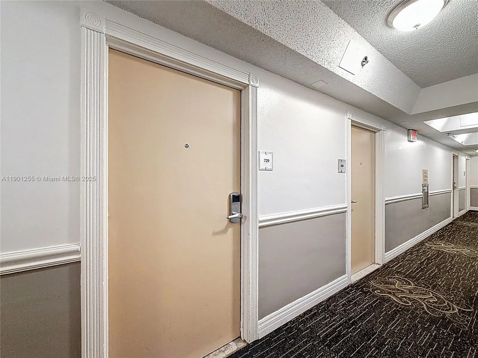 19201 Collins Ave, #729